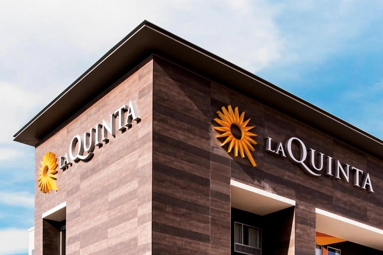 La Quinta Inn & Suites By Wyndham San Antonio Seaworld Lafb Экстерьер фото
