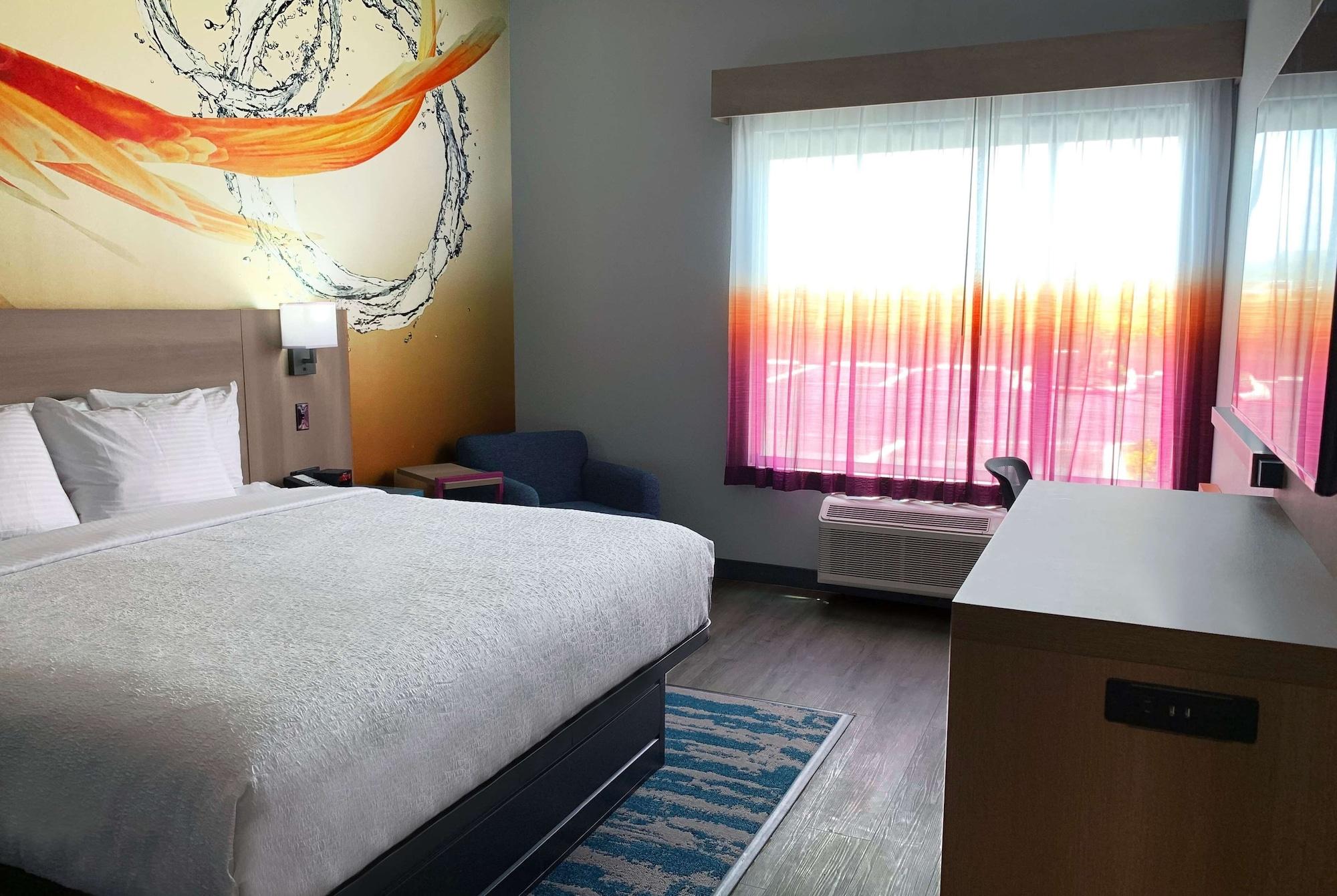 La Quinta Inn & Suites By Wyndham San Antonio Seaworld Lafb Экстерьер фото