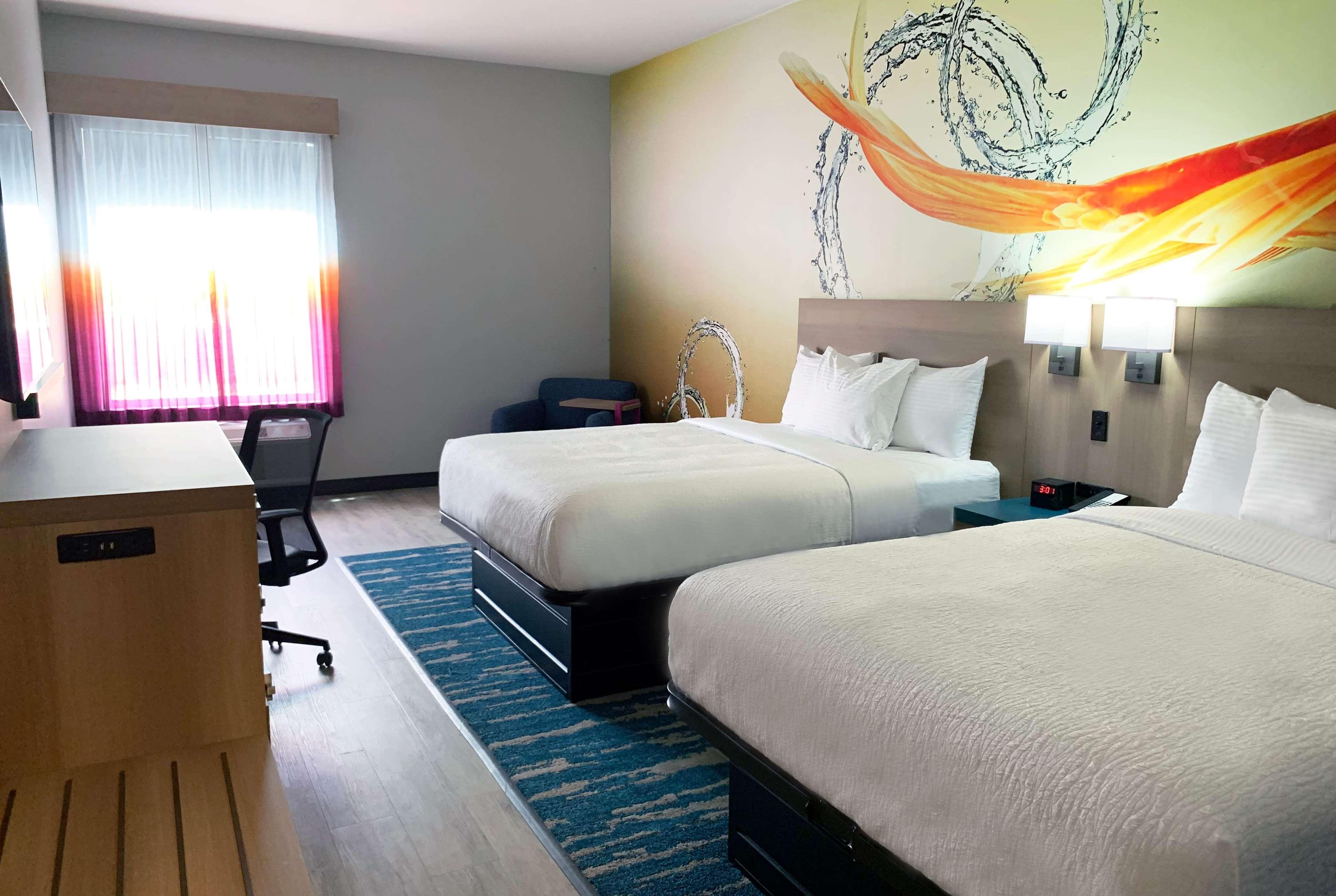 La Quinta Inn & Suites By Wyndham San Antonio Seaworld Lafb Экстерьер фото