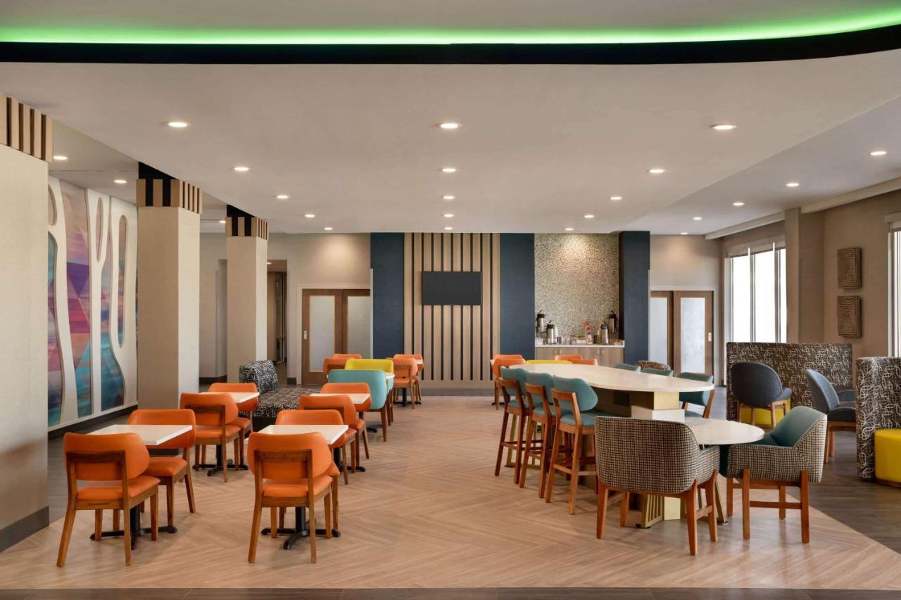 La Quinta Inn & Suites By Wyndham San Antonio Seaworld Lafb Экстерьер фото